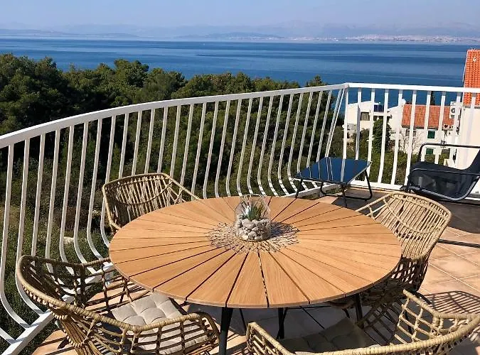 Dani - * سوتيفان